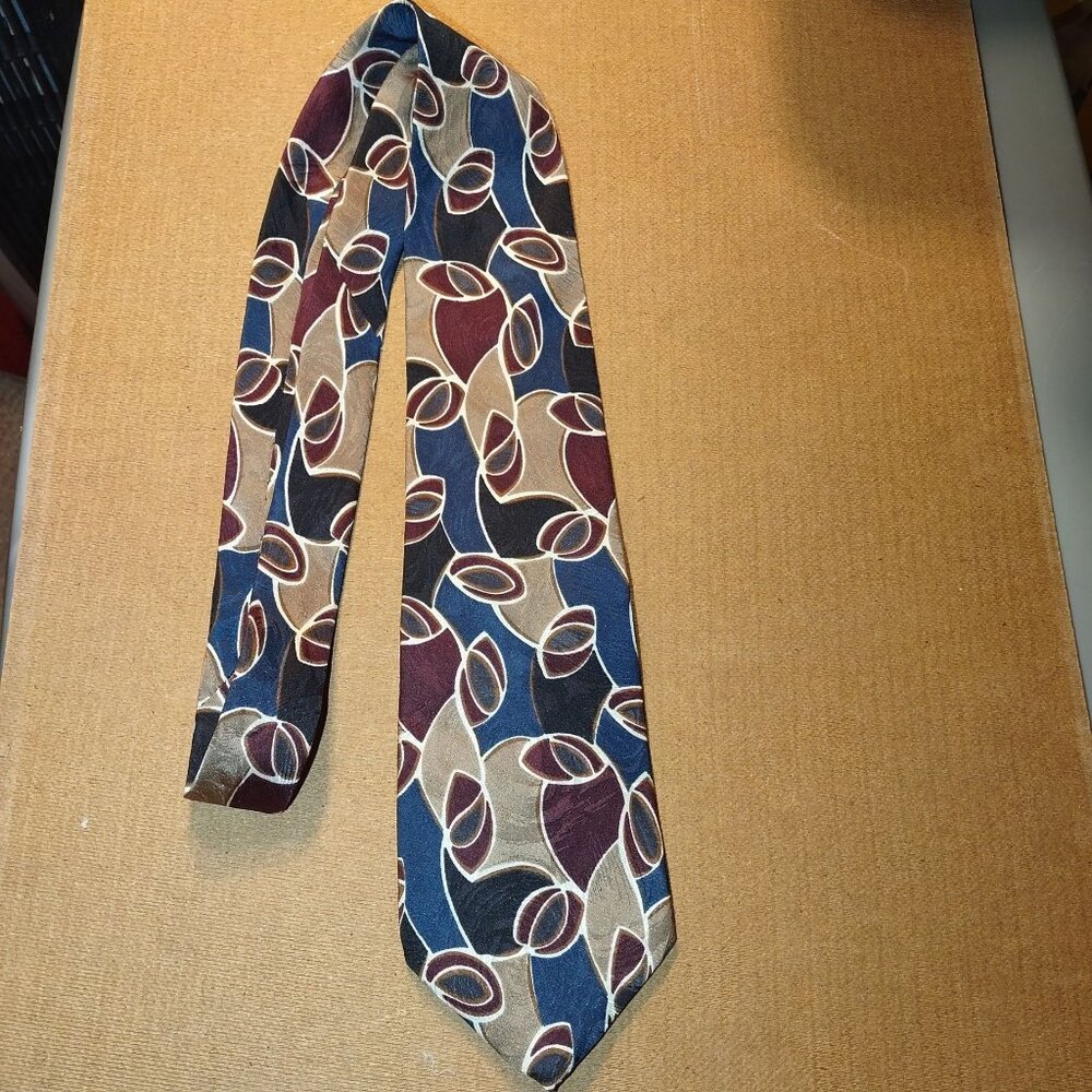 Limited Tradition 100% Silk Mens Tie Multicolor Abstract Design Hand Sewn In USA